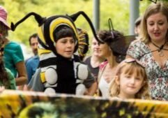 organicfest-bee-organic-parade